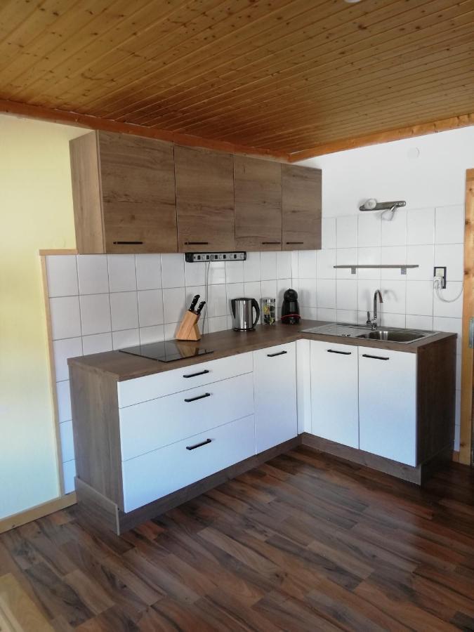 Apartment Lainer เราริส ภายนอก รูปภาพ